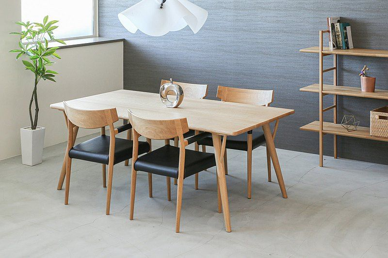Key Factors in Selecting an Elegant Natural Wood Table